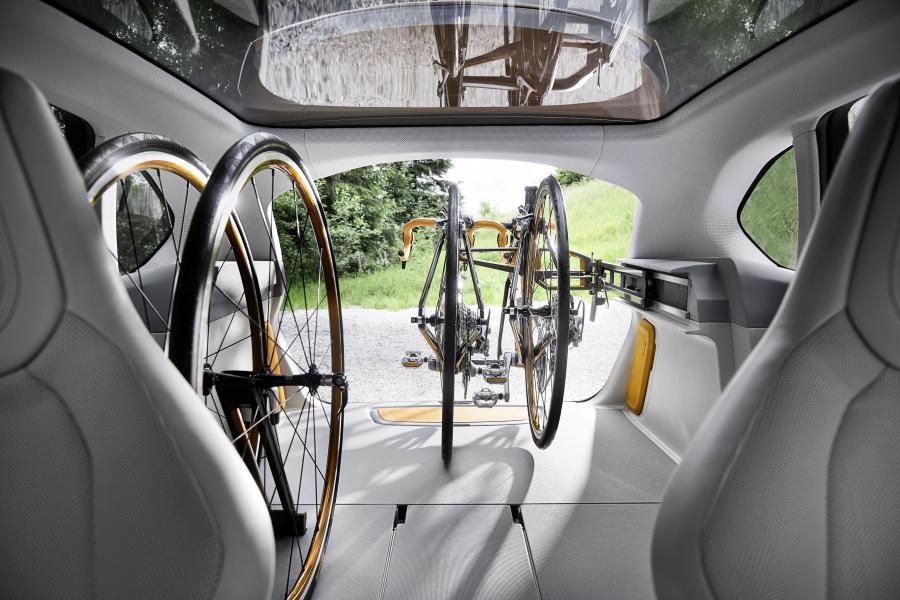 Багажник BMW Concept Active Tourer Outdoor (F45) 2013 года  (фото 14 из 30)